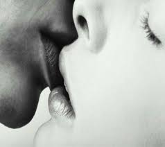 El beso puede expresar muchas cosas positivas.